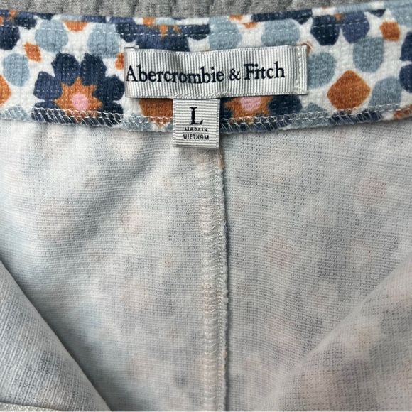 SOLD Abercrombie & Fitch Skirt Mini Floral Blue Mosaic Zip Front Size L - Picture 2 of 6